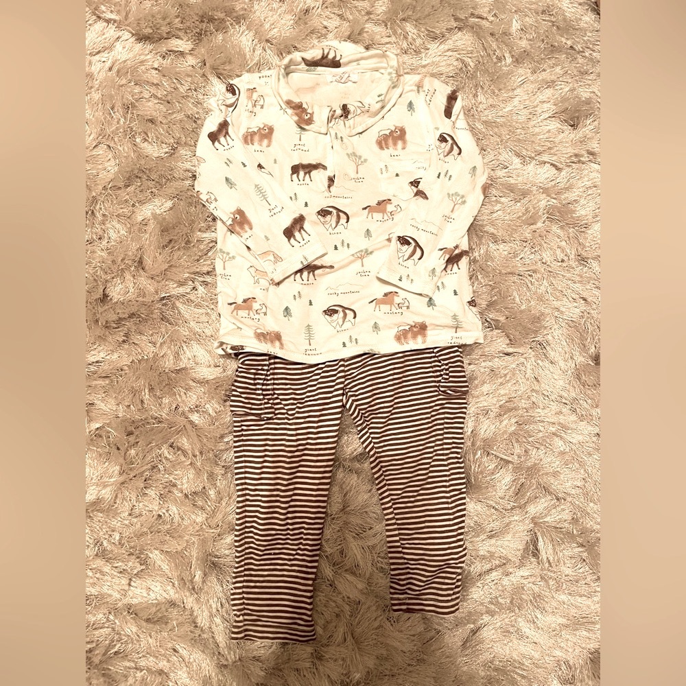 VGUC 12-18m Angel Dear pant set
